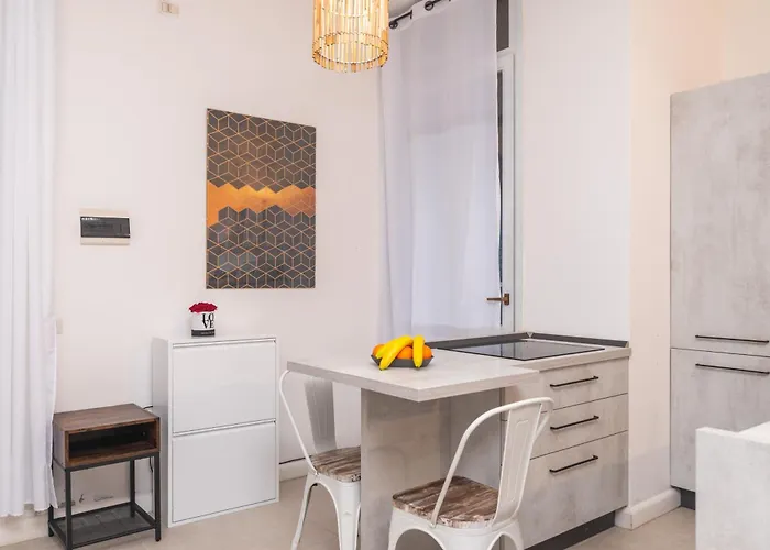 Secret Garden House - Happy * Portisco